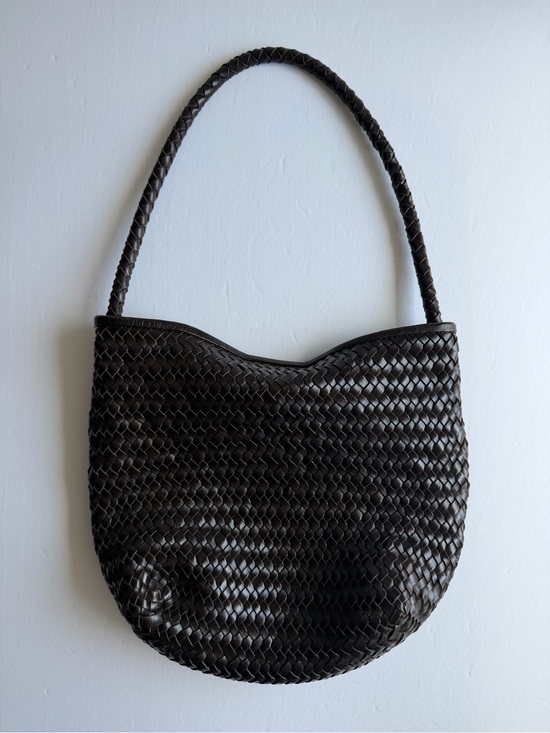 Madewell Handbags - EUC Madewell The Signature Woven Shoulder Bag Coffee Bean